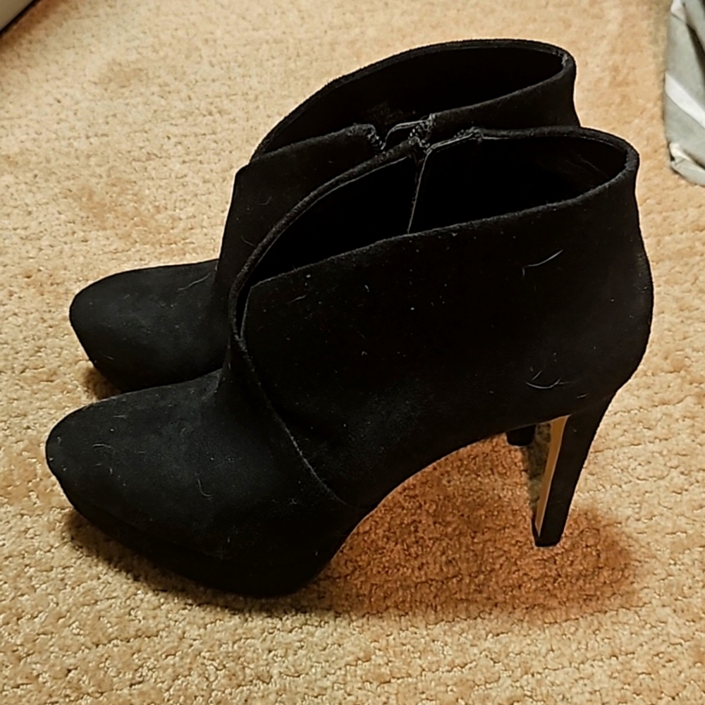 Booties/ ankle boots heels.